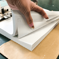 開き（小口）側の糊付け