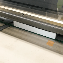 断裁機で化粧裁ち